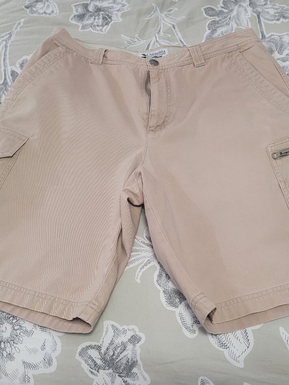 Columbia Tan Cotton 10" Shorts Size 34